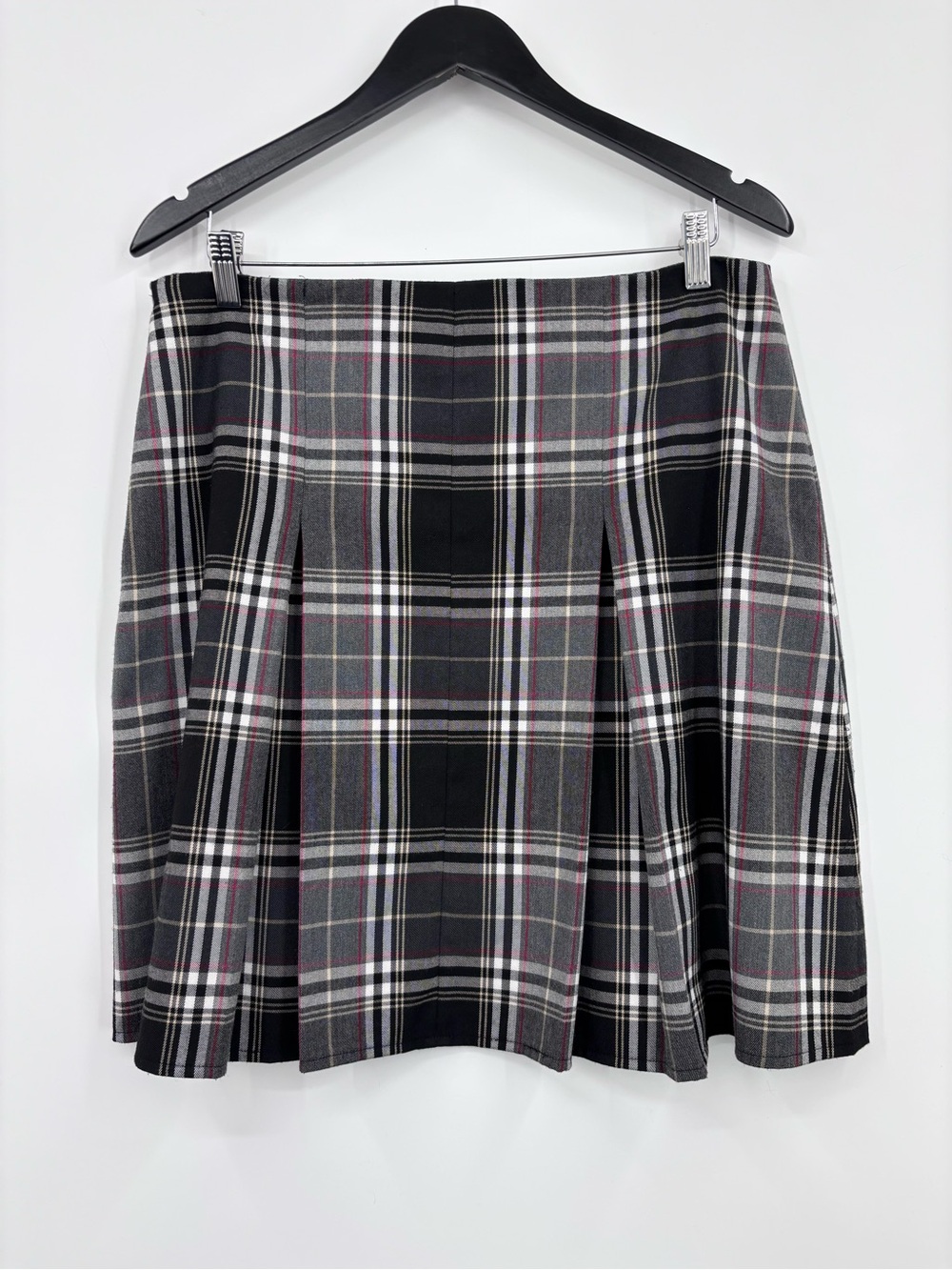 Point Zero Nicole Benisti Black and Gray Plaid Pleated A-Line Mini Skirt, 10 - Picture 10 of 14